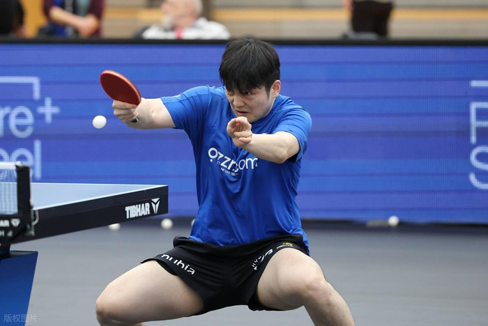 kaiyun-《全民学乒乓横拍篇》第13.1集：反手加转弧圈球的技术特点|樊振东|拉加|拉球|下旋球|爱好者_新浪体育_新浪新闻